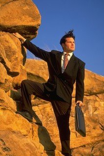 phan-ii-cac-dau-hieu-new-93.jpg A person in a suit and tie
Description generated with high confidence